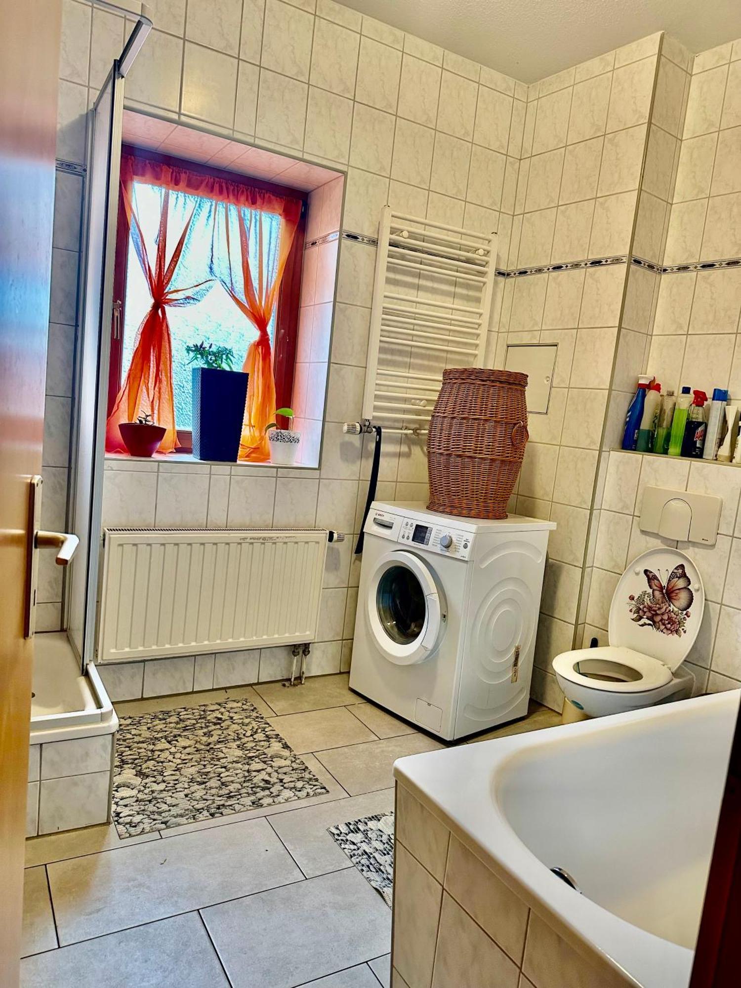Ferienzimmer Healing Und Montuerwohnung Weissenfels Exterior photo