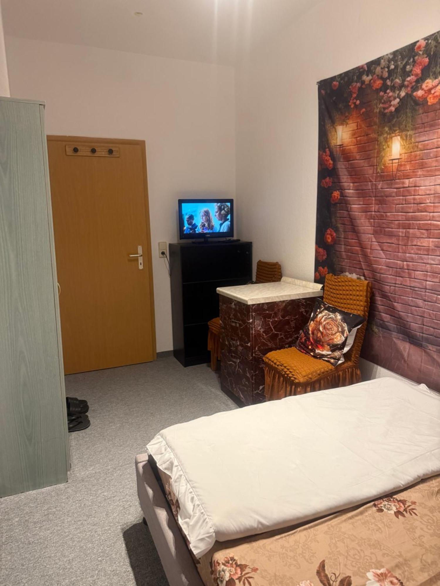 Ferienzimmer Healing Und Montuerwohnung Weissenfels Exterior photo